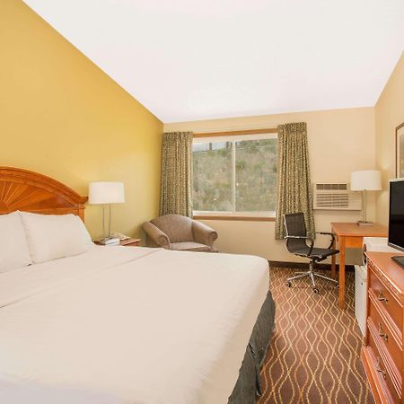 Days Inn By Wyndham Silverthorne Bagian luar foto