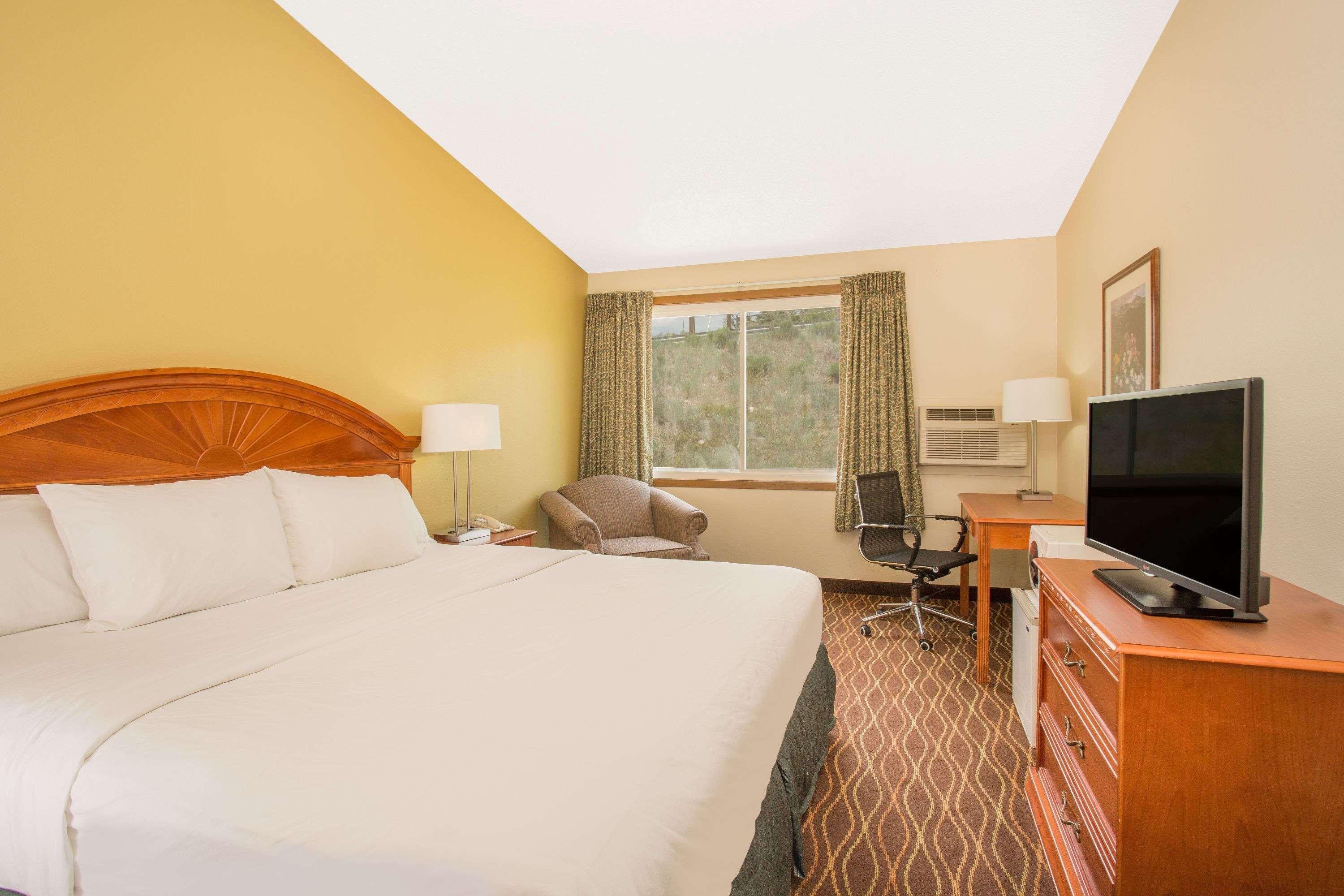 Days Inn By Wyndham Silverthorne Bagian luar foto
