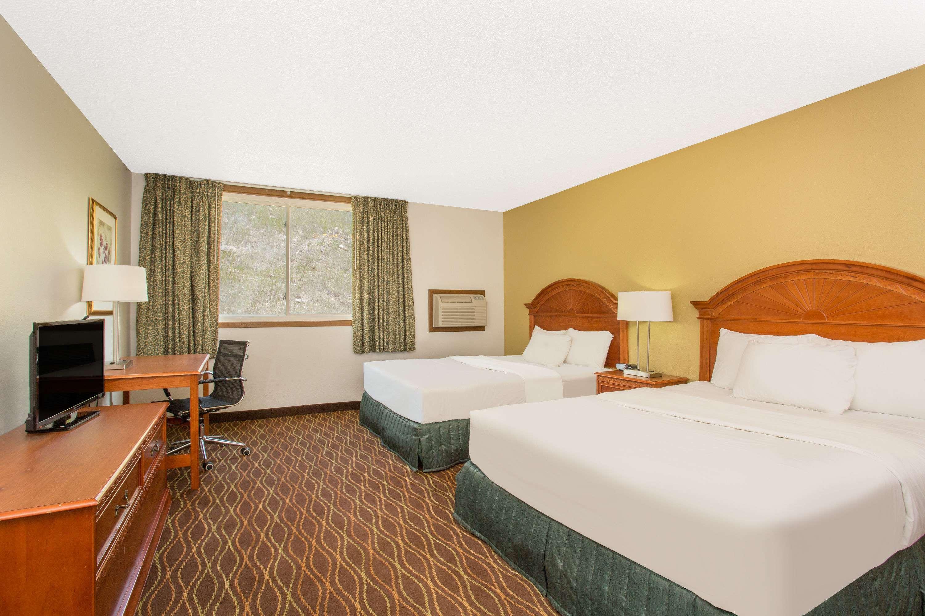 Days Inn By Wyndham Silverthorne Bagian luar foto