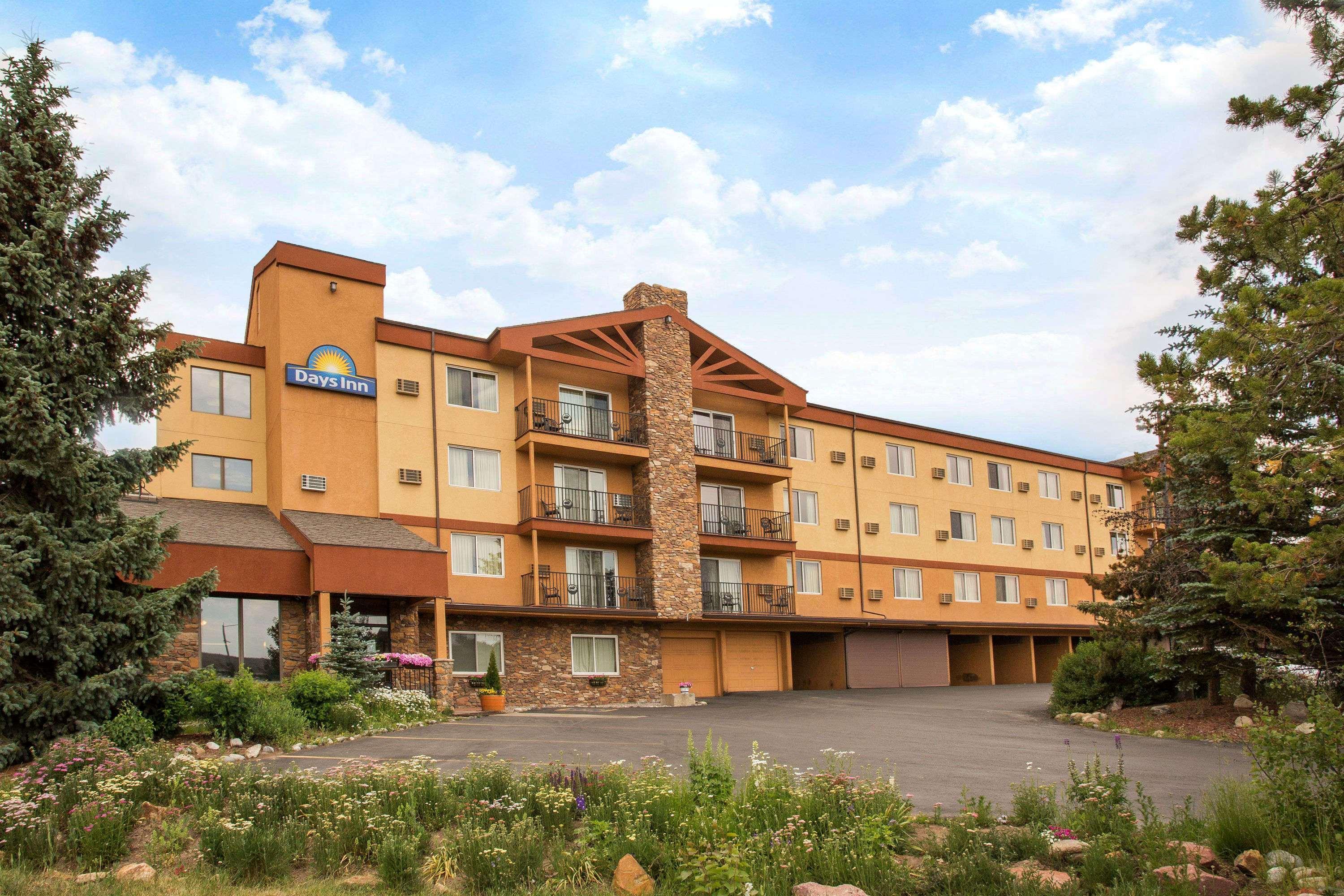 Days Inn By Wyndham Silverthorne Bagian luar foto