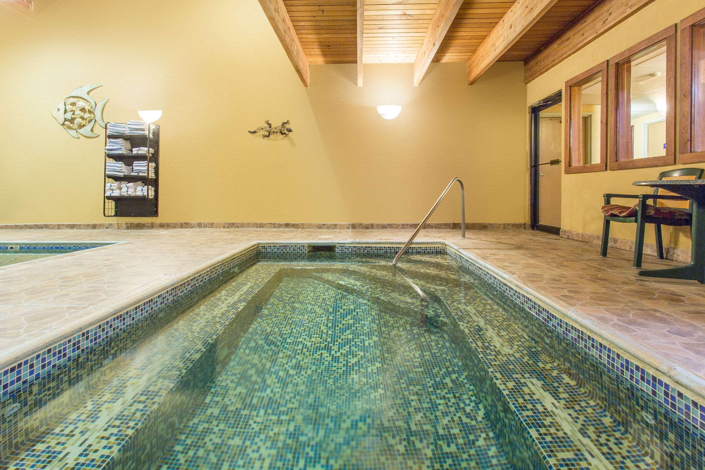 Days Inn By Wyndham Silverthorne Bagian luar foto
