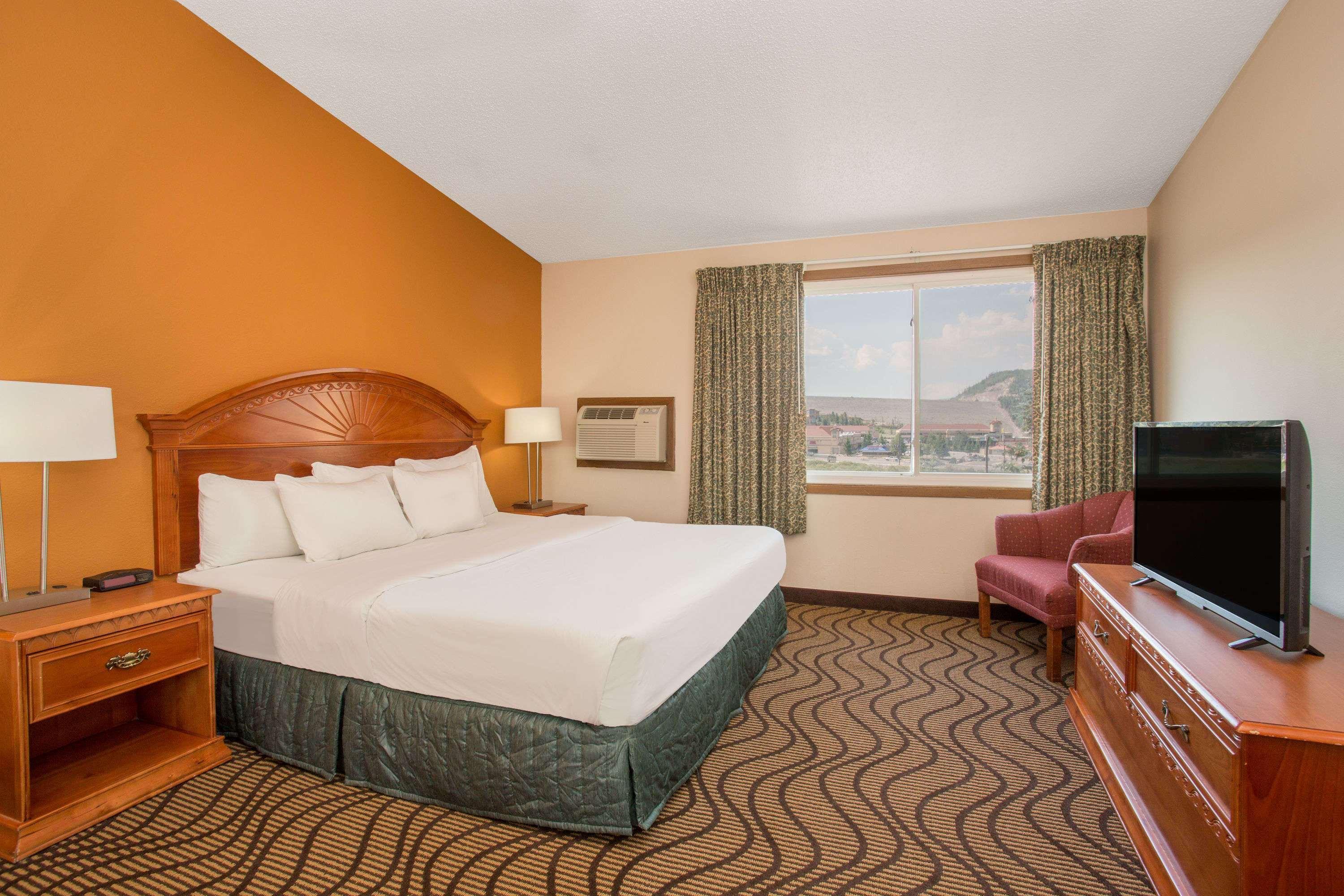 Days Inn By Wyndham Silverthorne Bagian luar foto
