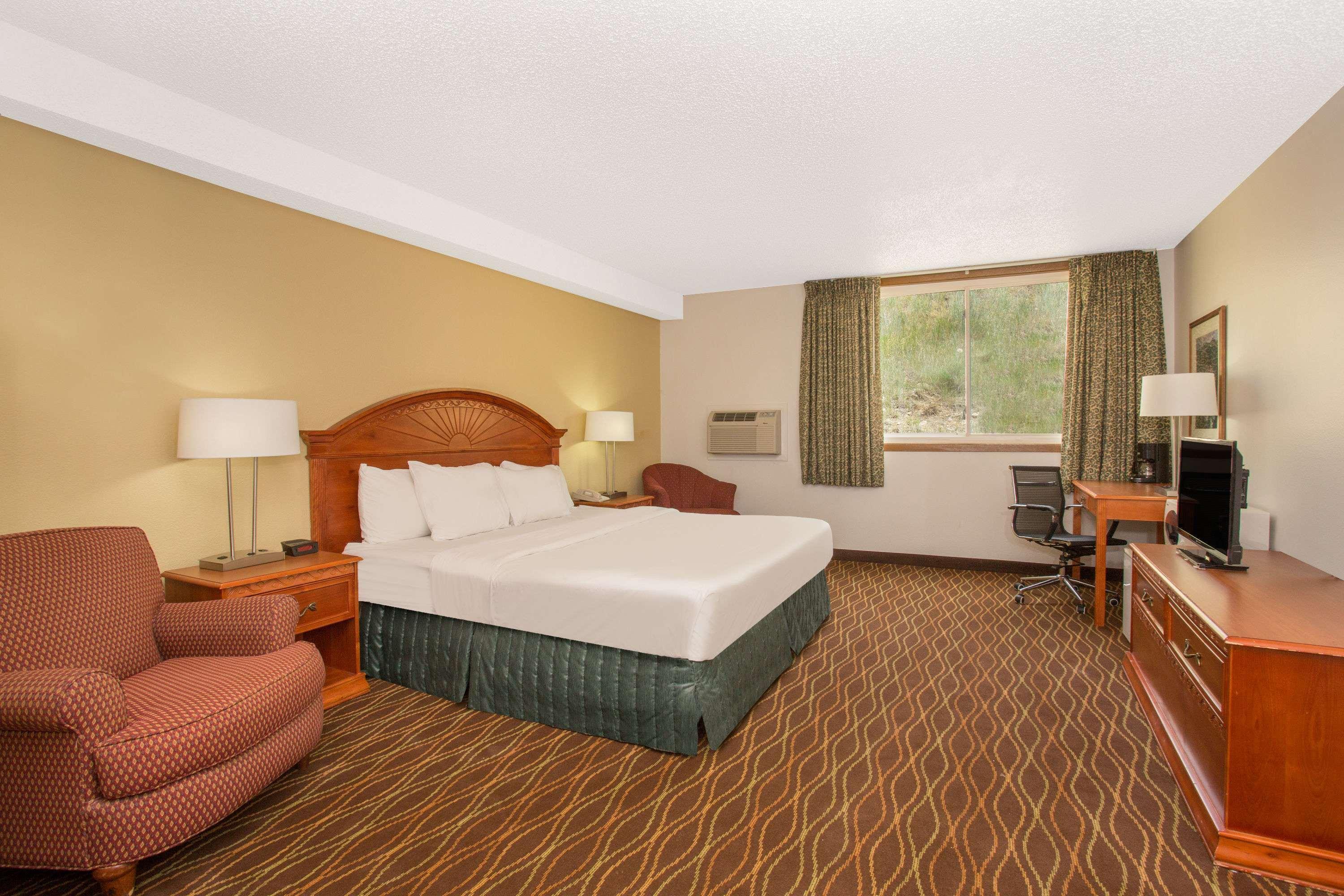 Days Inn By Wyndham Silverthorne Bagian luar foto